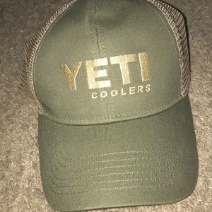 Yeti hat